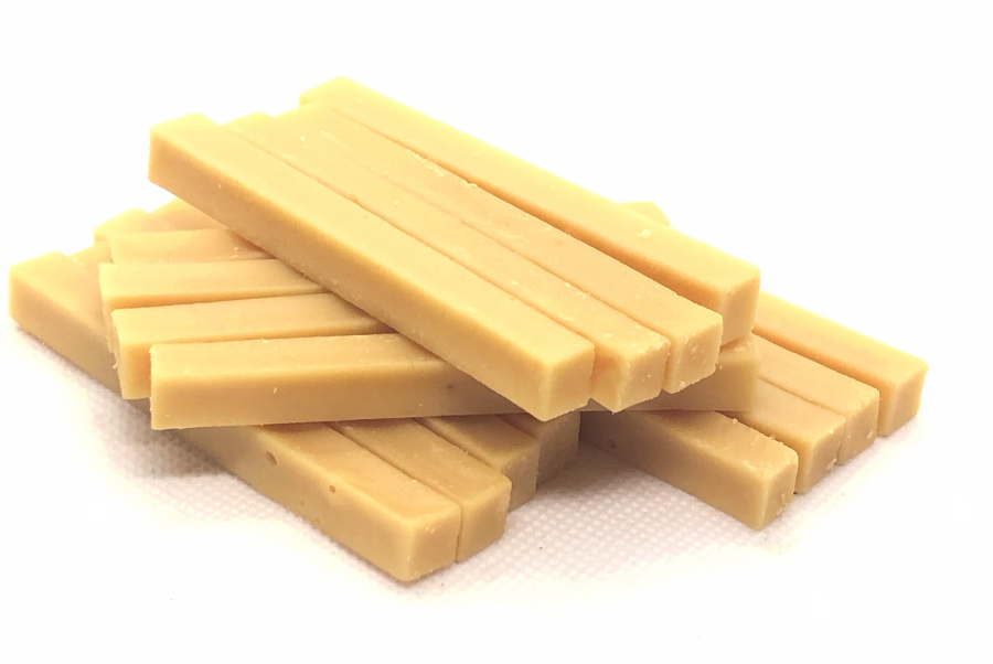 チーズスティック・ラフリーハーフとトラック山積み